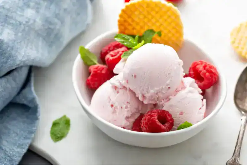 Glace à la framboise, dessert sans gluten